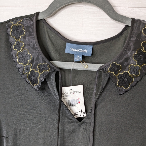 ModCloth Satin Flutter Sleeve Solid Black Blouse Size S NWT - Picture 6 of 8